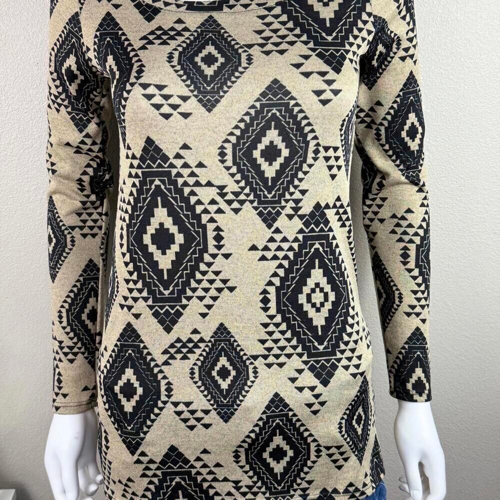 Cute Women’s Top Size M
